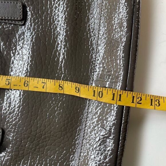 Marc Jacobs embossed gray patent leather laptop purse bag - Picture 7 of 14